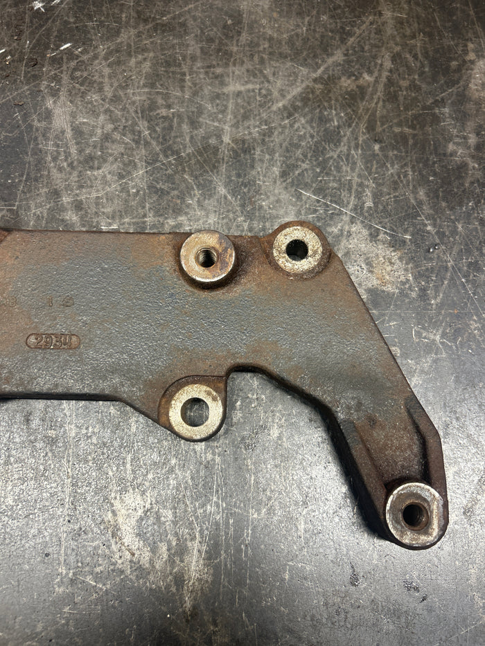 2014-19 Ram 1500 Eco Diesel A/T Automatic Transmission Mount Bracket 68160949AB