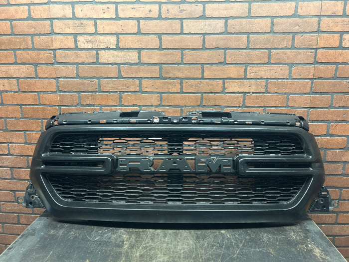 2019-2023 DODGE RAM 1500 FRONT BLACK GRILLE OEM 68366528AH