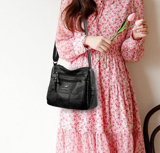 CL1551 - Retro Style Messenger Bag