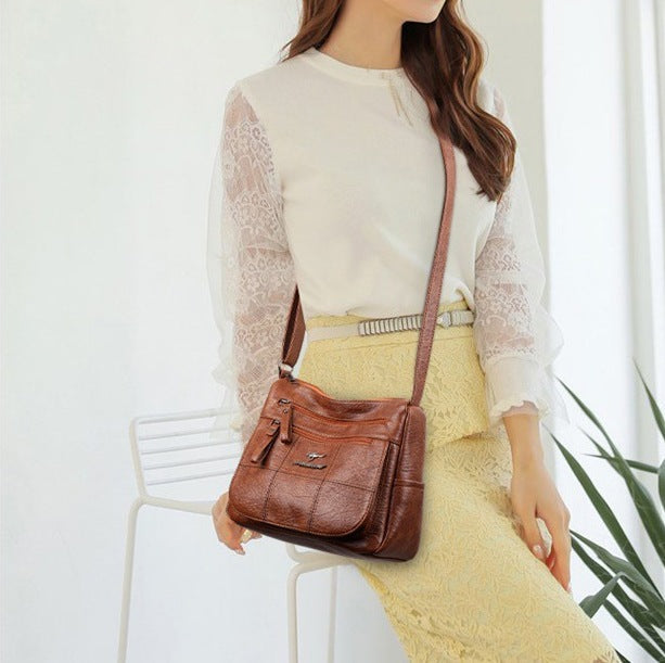 CL1552 - Retro Style Messenger Bag