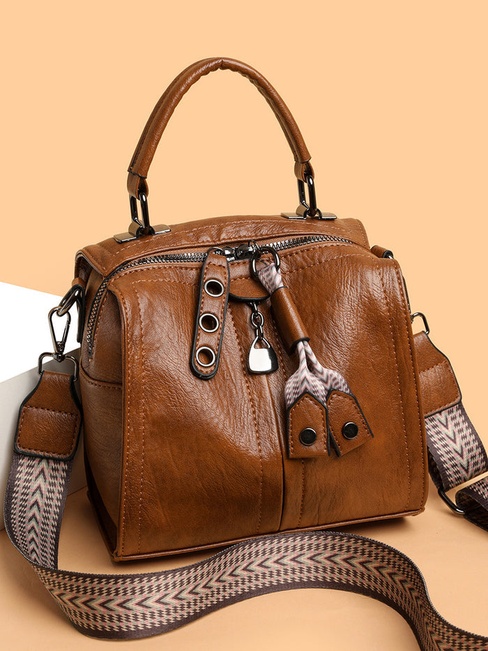 CL1590 - Retro Boston Shoulder Bag
