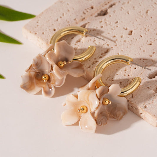 E1633 - Maillard Style Dye Acrylic Flower Petal Earrings