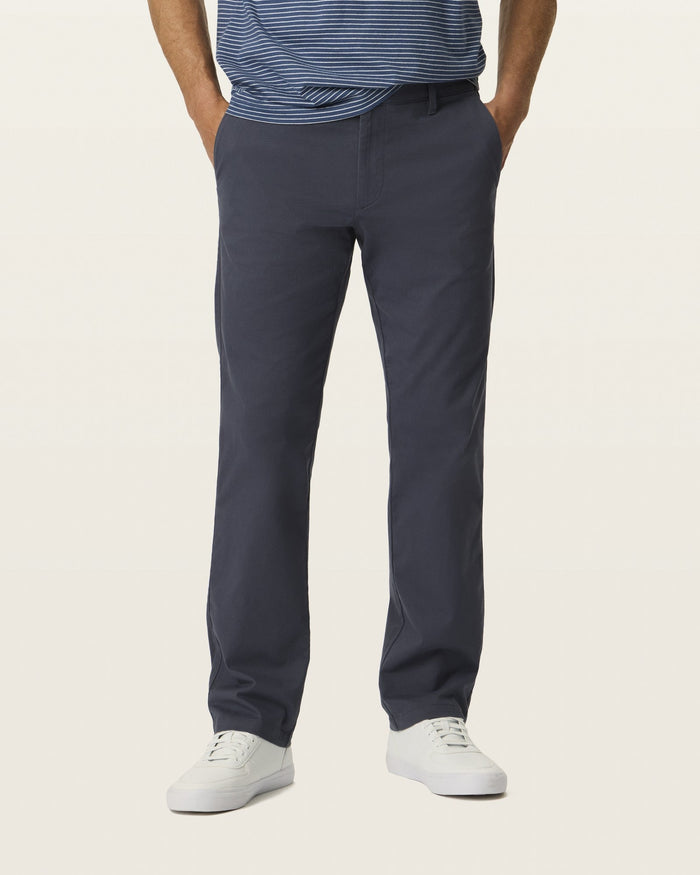 ESSENTIAL AMERICAN KHAKI STRAIGHT FIT in Ombre Blue