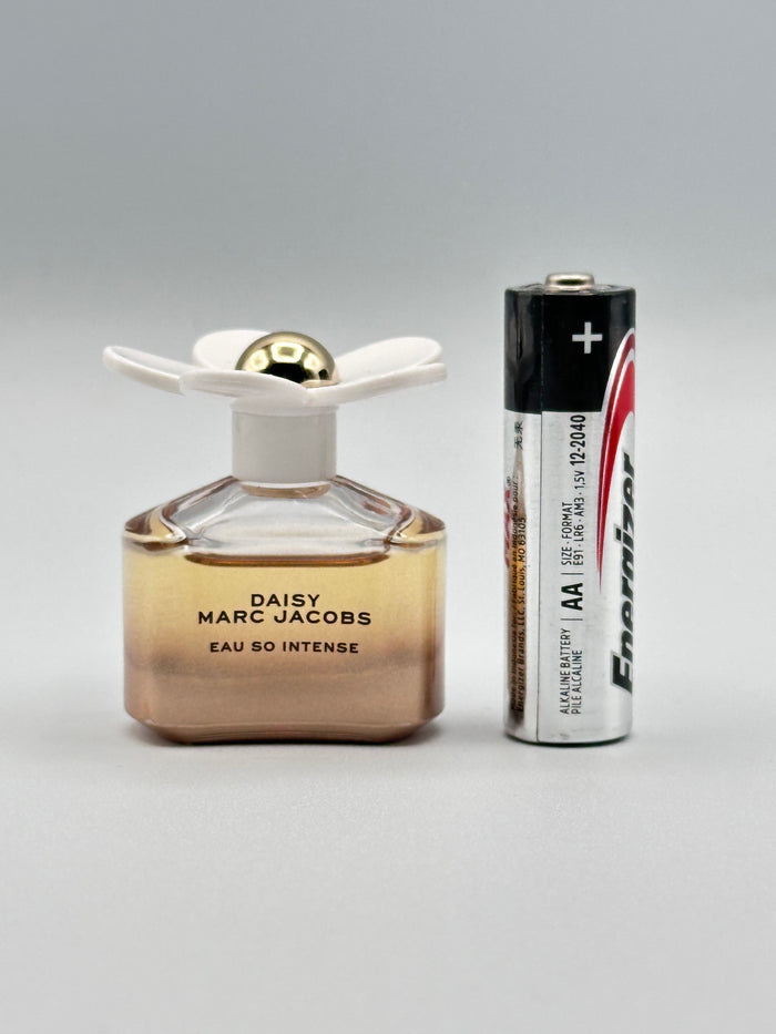 Marc Jacobs Daisy Eau So Intense - Mini Perfume - 4ml (RARE!!!)
