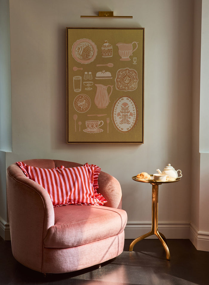 Pinky Up, Canvas
