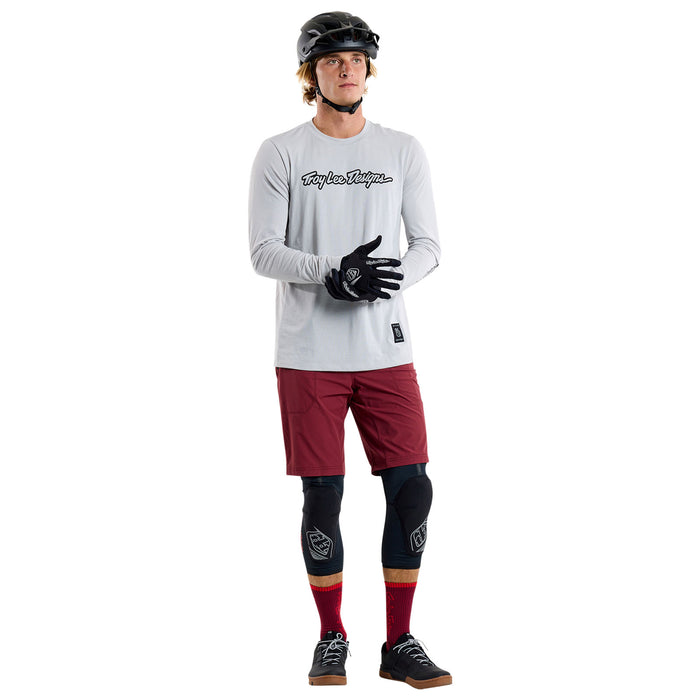 Skyline Trail Short Shell Mono Oxblood