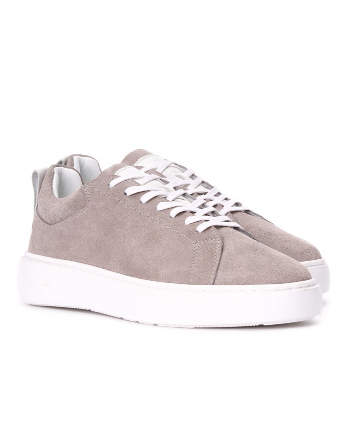 Martin Valen SOSi genuine leather casual sneakers in smoke grey, three‑quarter view showing pointed toe, lacing and thick white sole
