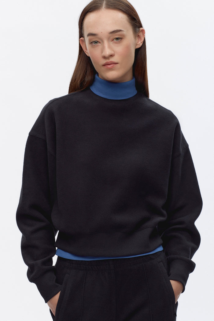 Women’s Cozy Crewneck in Black