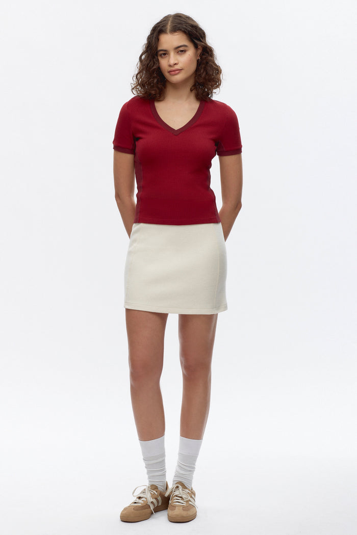 Elizabeth is 5ft 9in, a regular size S and is wearing a S.