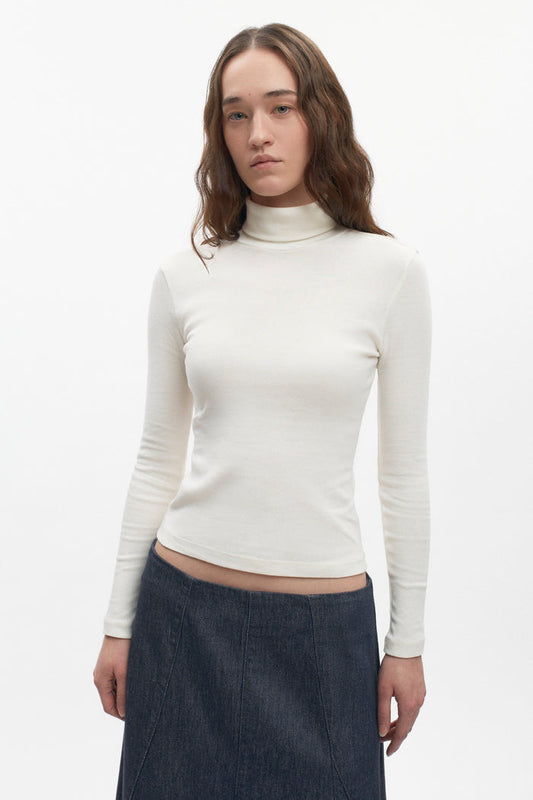 Women's Fitted Turtleneck in Marshmallow