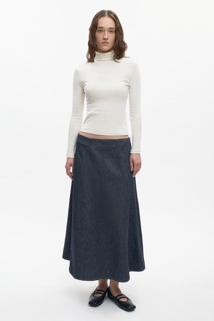 Women's Fitted Turtleneck in Marshmallow