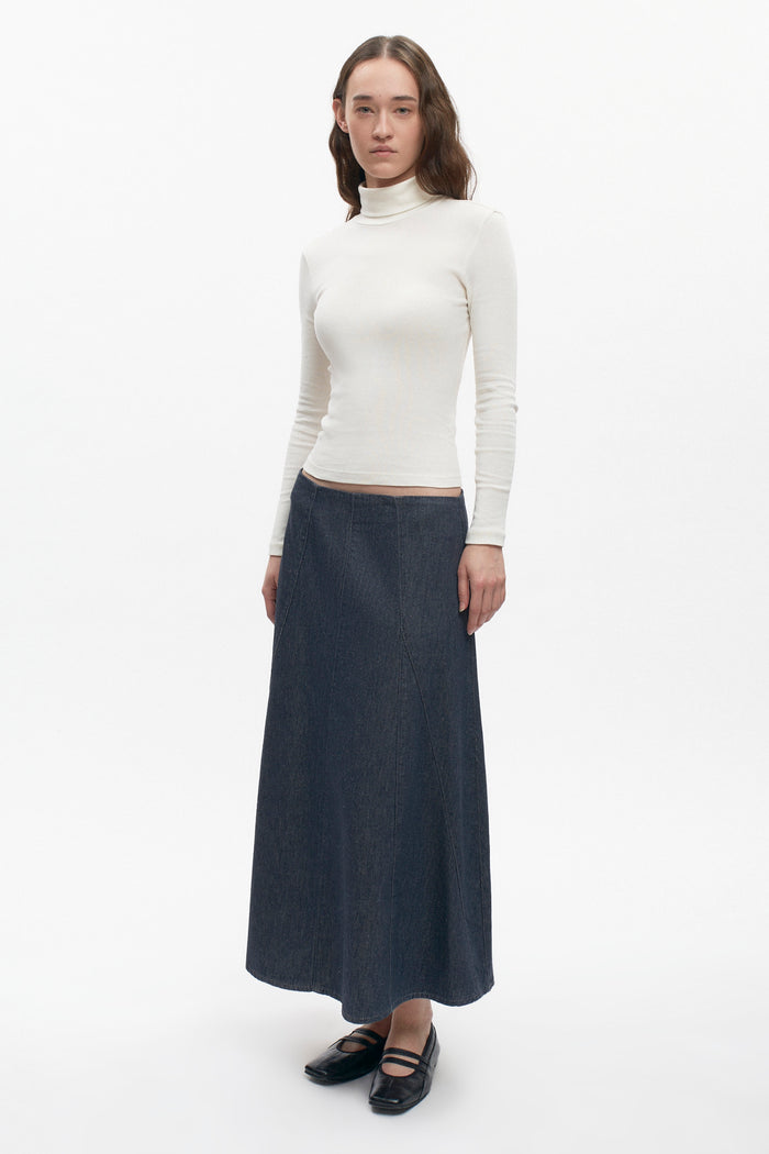 Women's Fitted Turtleneck in Marshmallow