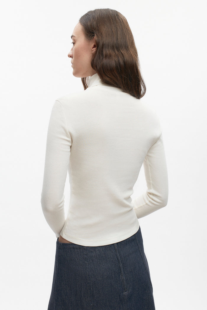 Women's Fitted Turtleneck in Marshmallow