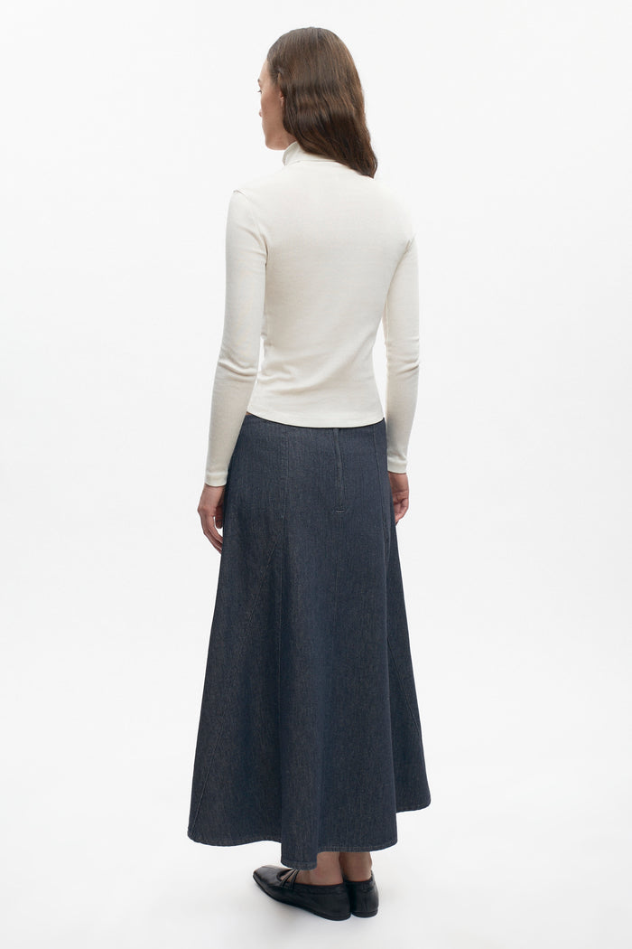 Women's Fitted Turtleneck in Marshmallow