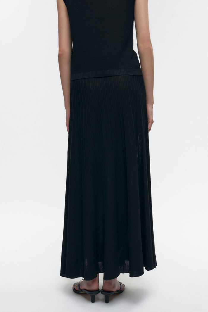 Women's Gezira Knit Skirt in Black