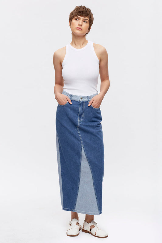 Chey is 5ft 9in, a regular size 25 and wearing a 25.