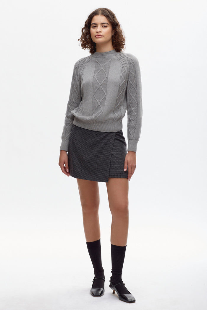 Elizabeth is 5'9, is a regular XS and is wearing an XS.